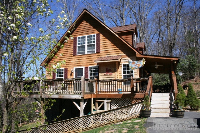 85 Sarahs Spring, Linville Falls, NC 28647