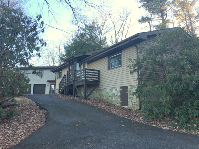 7075 Table Rock Road, Newland, NC 28657