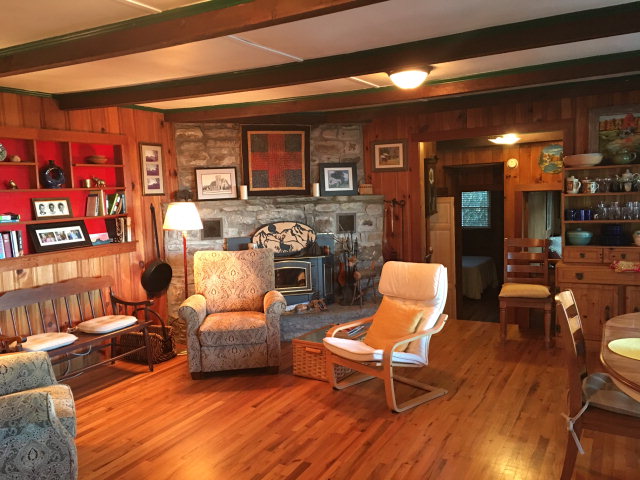 7075 Table Rock Road, Newland, NC 28657