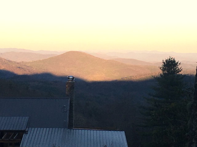 7075 Table Rock Road, Newland, NC 28657