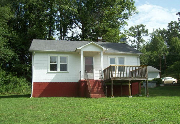 2704 Powell AveValdese, NC, 28690Burke County