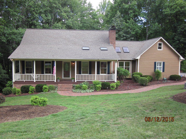 210 N Quail Cir, Wilkesboro, NC 28697