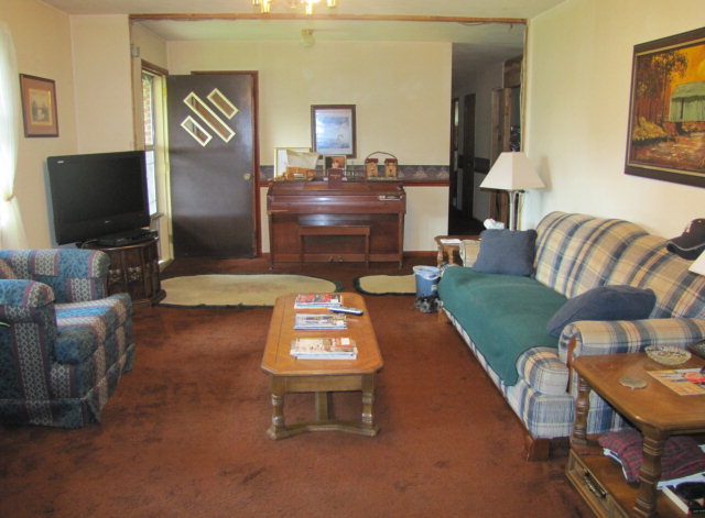 12216 US Highway 421 N, Zionville, NC 28698