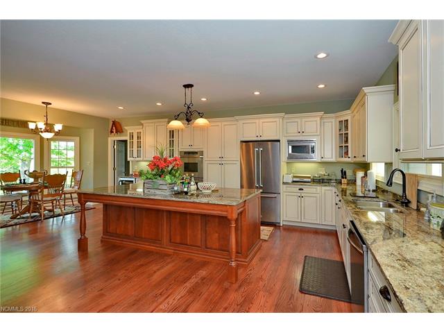 911 Clovertop Lane, Arden, NC 28704