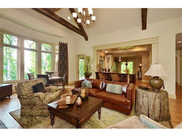 806 Blackthorne Lane, Arden, NC 28704