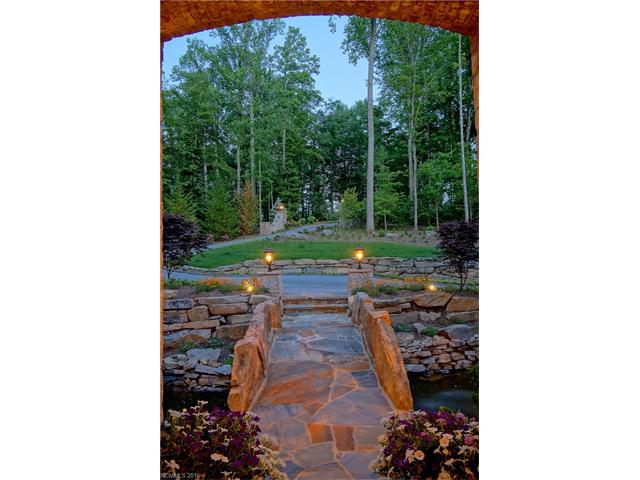 679 Walnut Valley Parkway, Arden, NC 28704