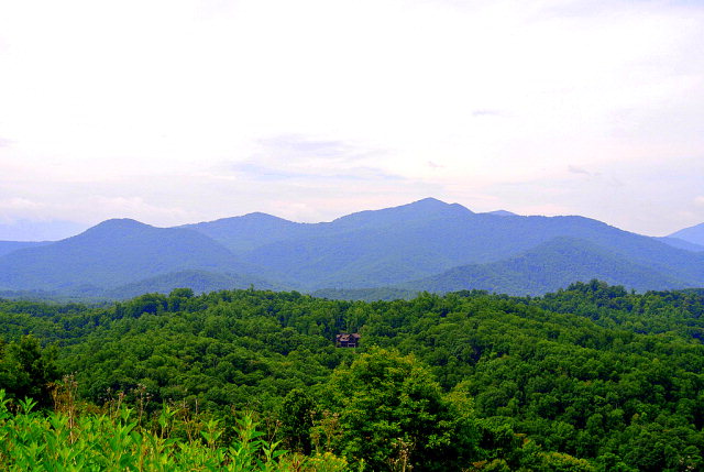 226 Highway North, Bakersville, NC 28705