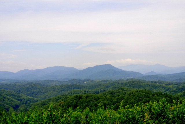 226 Highway North, Bakersville, NC 28705