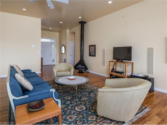 6Red Plum Ln, Black Mountain, NC 28711