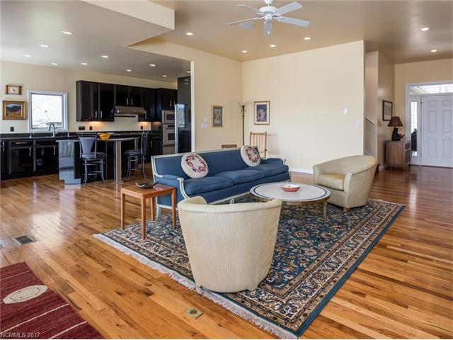 6Red Plum Ln, Black Mountain, NC 28711