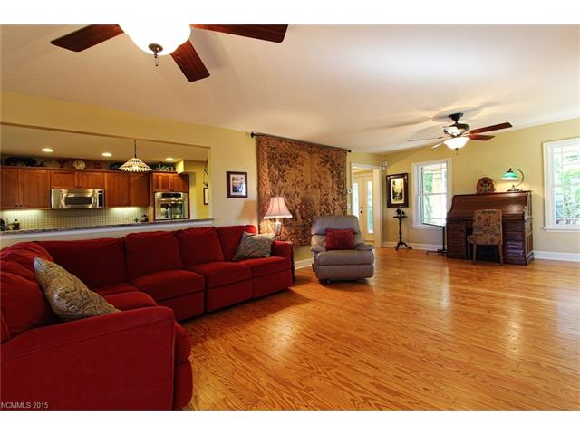 3400 East Fork Road, Brevard, NC 28712