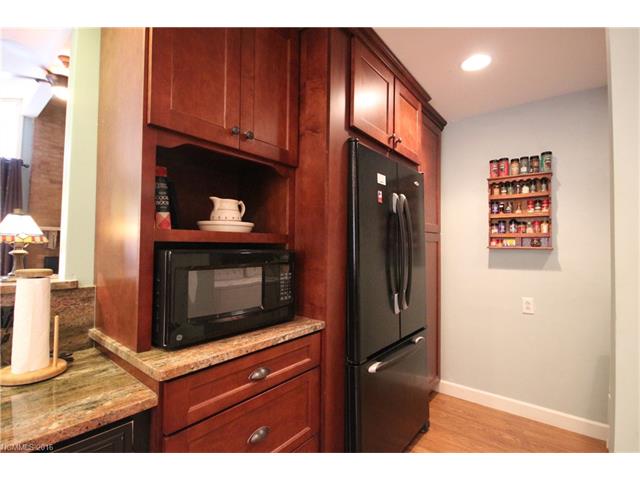 181 Sequoyah Lane, Brevard, NC 28712