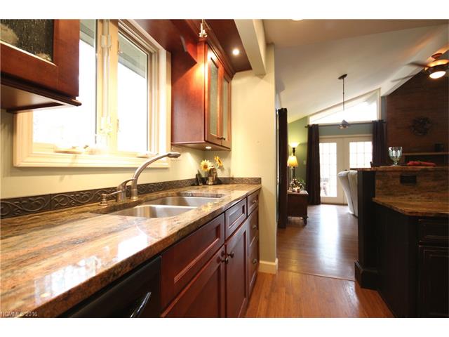 181 Sequoyah Lane, Brevard, NC 28712