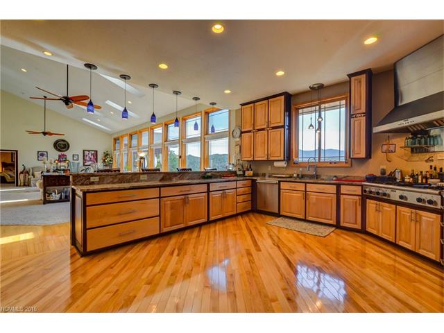 70 Lollis Lane, Bryson City, NC 28713