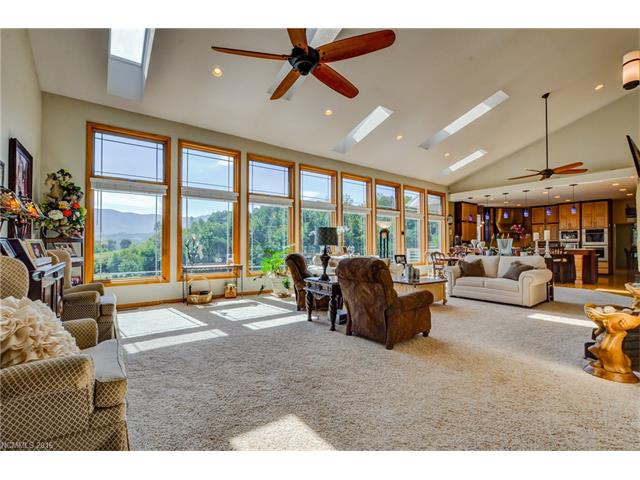 70 Lollis Lane, Bryson City, NC 28713