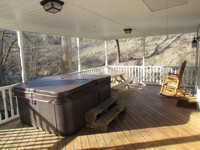 10435 Lower Alarka, Bryson City, NC 28713