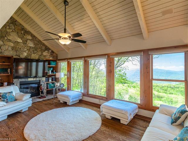 460 Rhododendron Ln, Burnsville, NC 28714