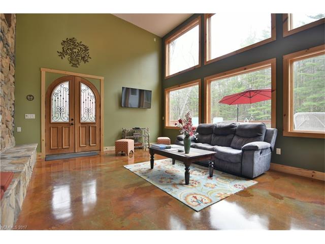 259 Black Oak Cove Road, Candler, NC 28715