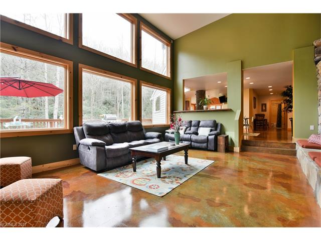 259 Black Oak Cove Road, Candler, NC 28715