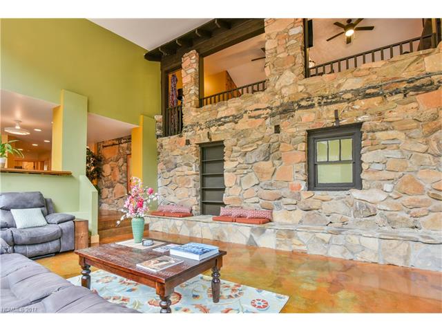259 Black Oak Cove Road, Candler, NC 28715