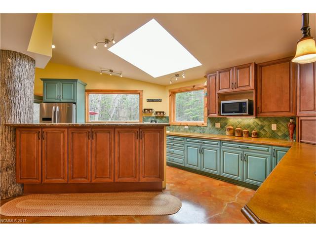 259 Black Oak Cove Road, Candler, NC 28715