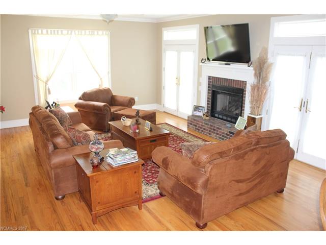 245 McCracken Farm Road, Clyde, NC 28716