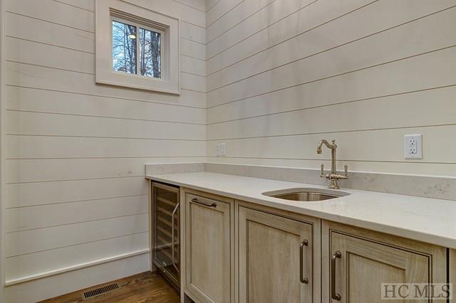 842 North High Mountain Drive, Cashiers, NC 28717