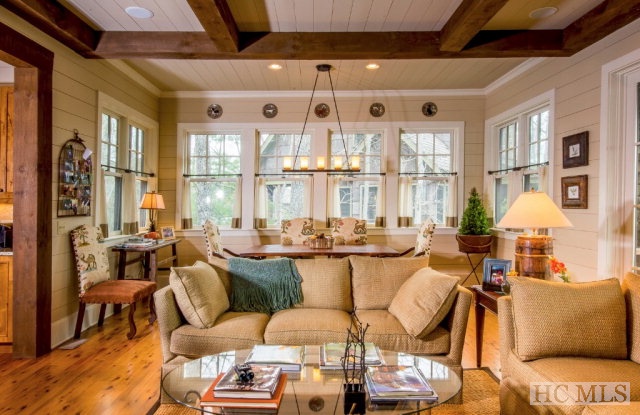 8 Mount Mitchell Court, Cashiers, NC 28717