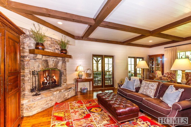 142 Flat Rock Drive, Cashiers, NC 28717