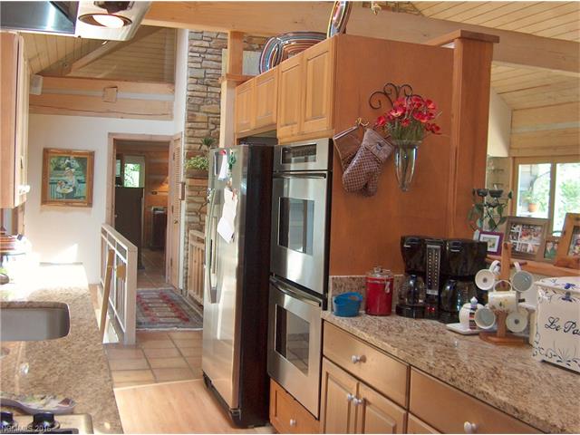 459 Rockcliffe Lane, Clyde, NC 28721