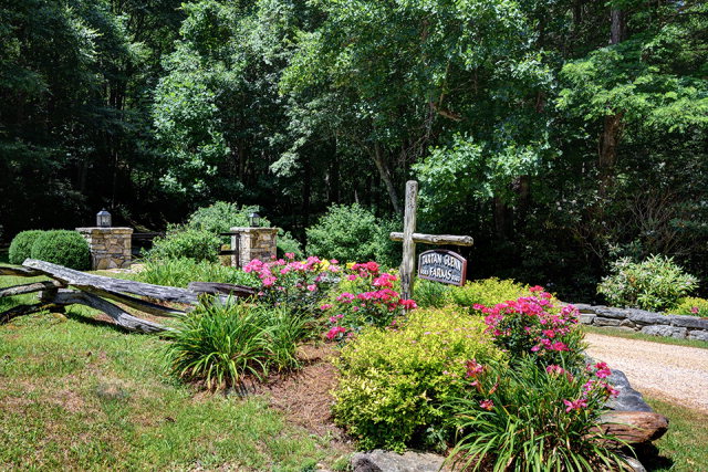 6583 North Norton Road, Cullowhee, NC 28723