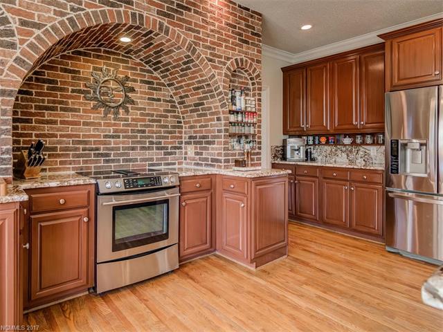 16 Windsong Drive, Fairview, NC 28730