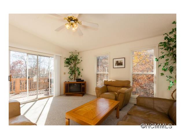 7 Red Oak Forest Lane, Fairview, NC 28730