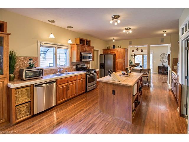519 Claremont Drive, Flat Rock, NC 28731