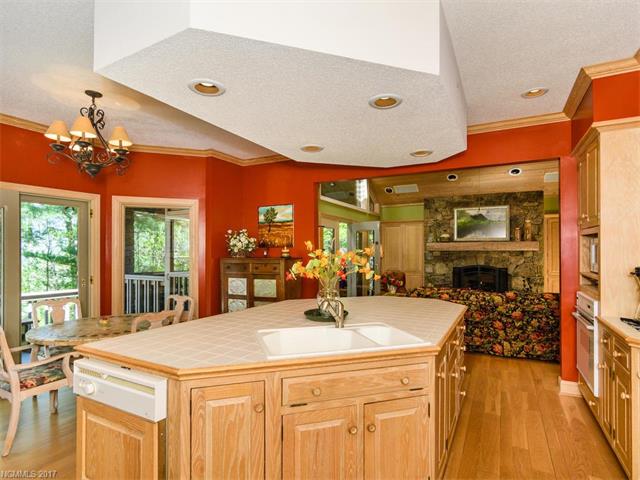 324 Silent Rise Lane, Flat Rock, NC 28731