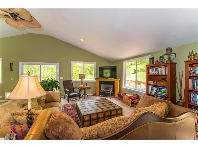542 DUNCAN CREEK Road, Fletcher, NC 28732