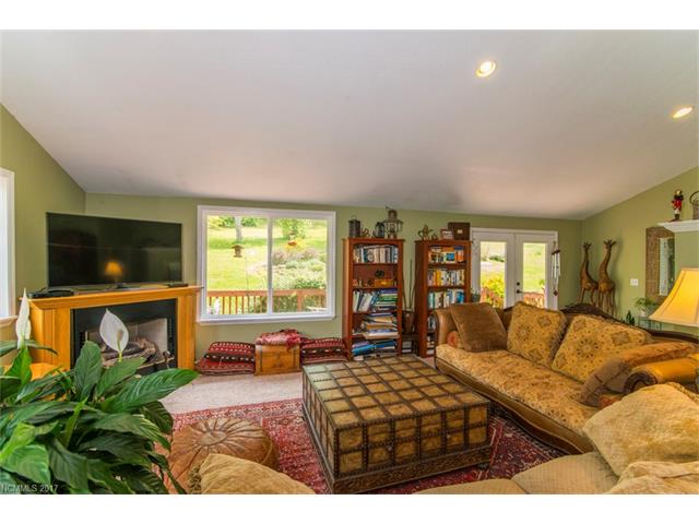 542 DUNCAN CREEK Road, Fletcher, NC 28732