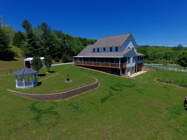 40 Patton Hill Road, Franklin, NC 28734