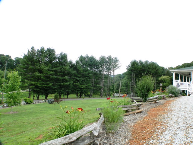 13 Tisit Drive, Franklin, NC 28734