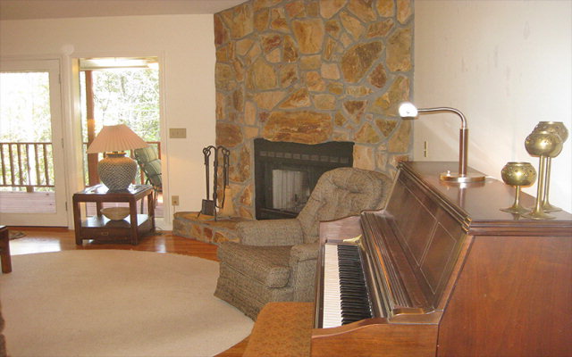 1099 Holly Terrace Road, Franklin, NC 28734
