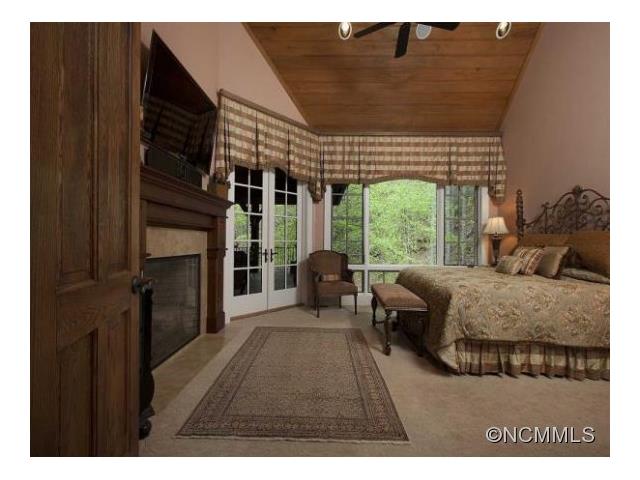 167 Chattooga Run, Hendersonville, NC 28739