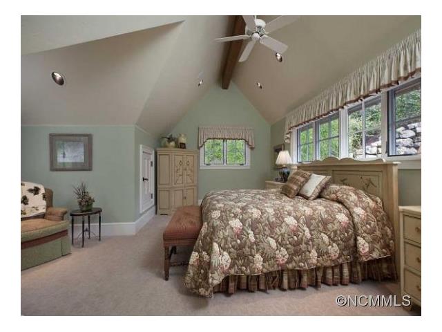 167 Chattooga Run, Hendersonville, NC 28739