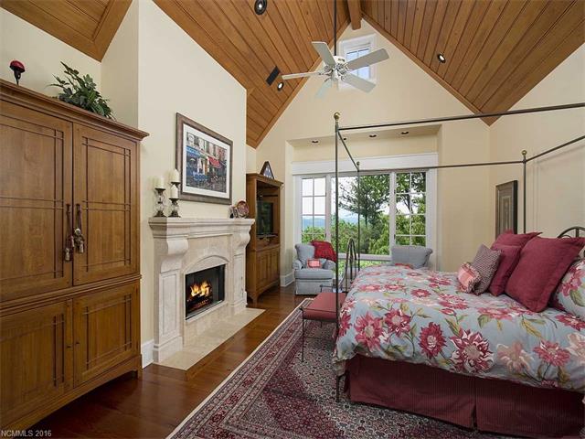 500 Hagen Drive, Hendersonville, NC 28739