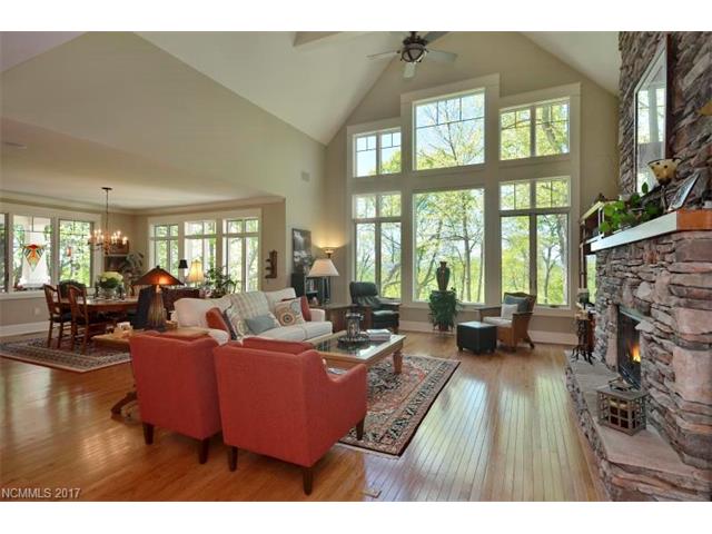 109 Blackberry Pl, Hendersonville, NC 28739