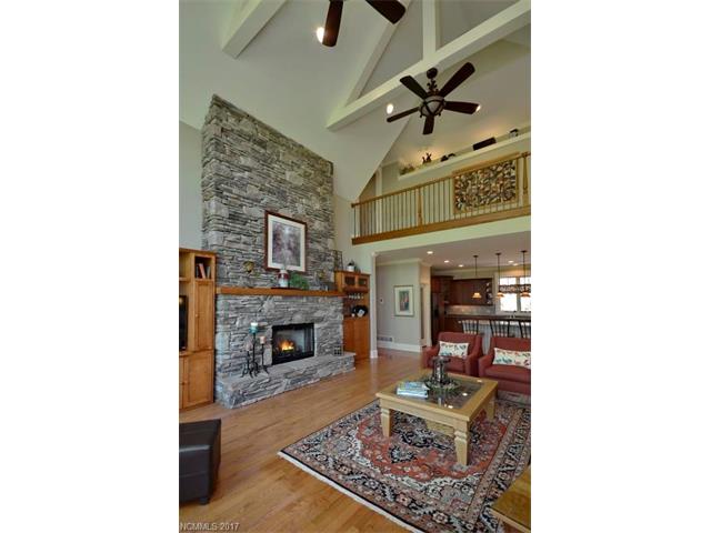 109 Blackberry Pl, Hendersonville, NC 28739