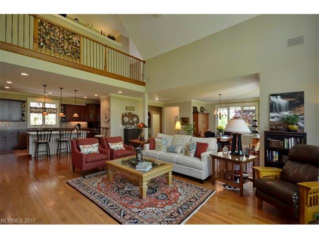 109 Blackberry Pl, Hendersonville, NC 28739