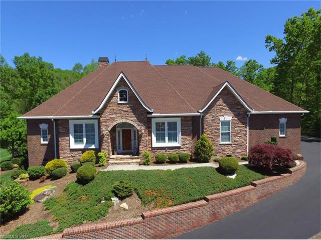 43Tudor Crescent Ct, Hendersonville, NC 28739