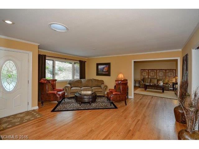 288 Roberts Dr, Laurel Park, NC 28739