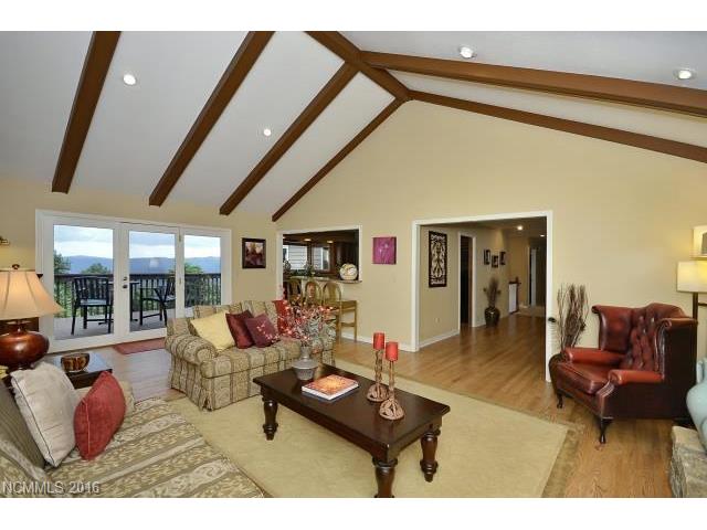 288 Roberts Dr, Laurel Park, NC 28739