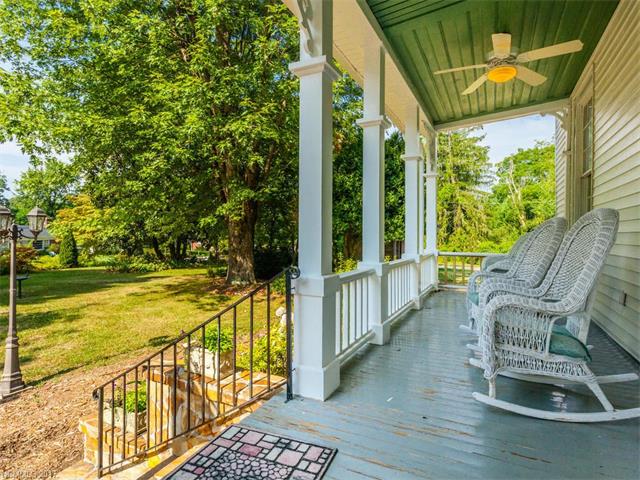 813 5th Avenue, Hendersonville, NC 28739